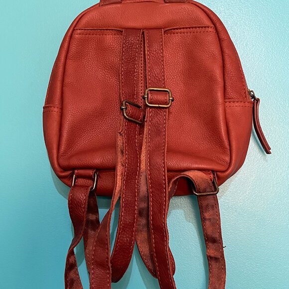 Small American Leather Backpack - Picture 3 of 4